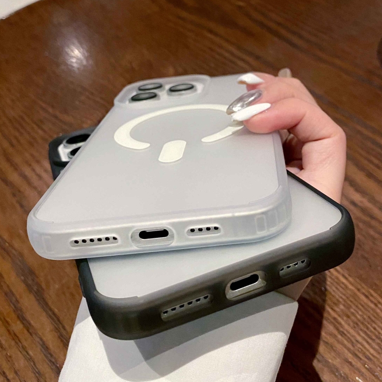 iPhone 17 Pro Max用 両面フロストMagSafeクリアケース（ホワイト）